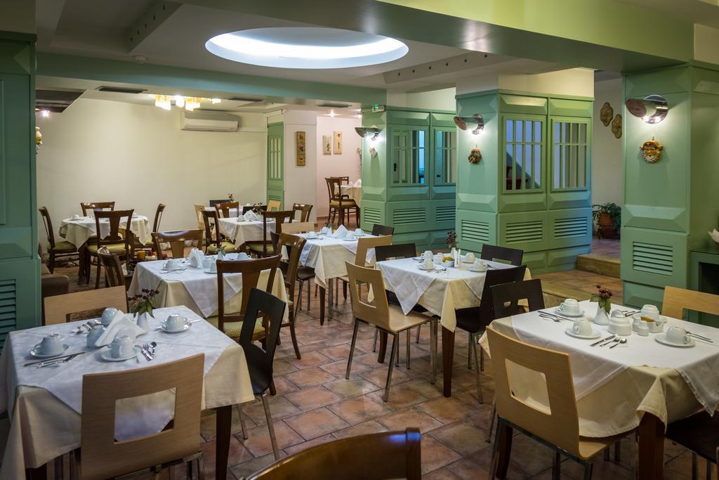 City Hotel Apollonion Karpenisi Exterior photo