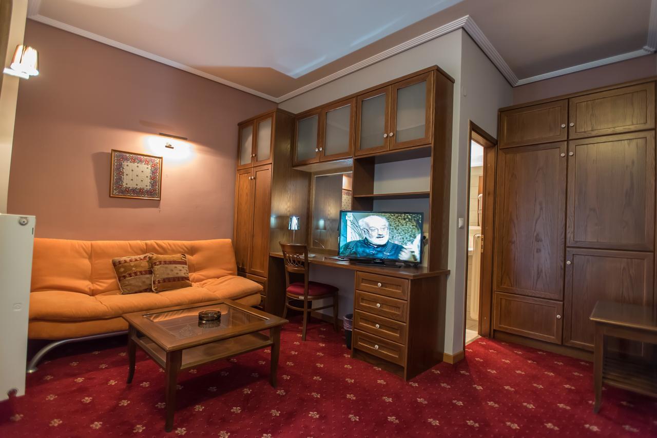 City Hotel Apollonion Karpenisi Exterior photo